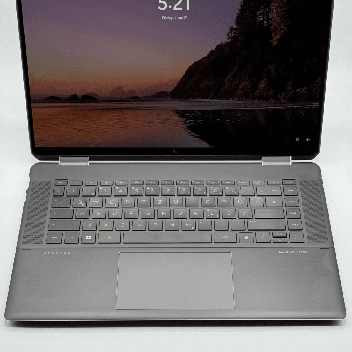 HP Spectre x360 2-in-1 Laptop - Intel Core i7-1260P (12th Generation), 32GB RAM, 1TB SSD, 4GB Intel Graphics Card
